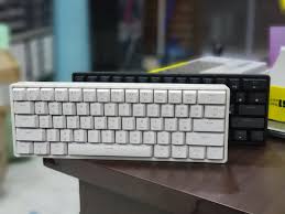 AK61 Hot Swappable Mechanical Keyboard 60% Layout, Hot Swappable Blue Switches.